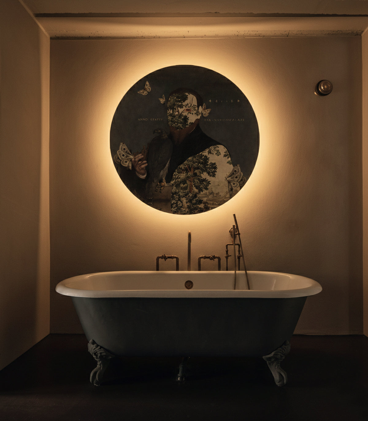 Dots Lighting Gentleman Moth