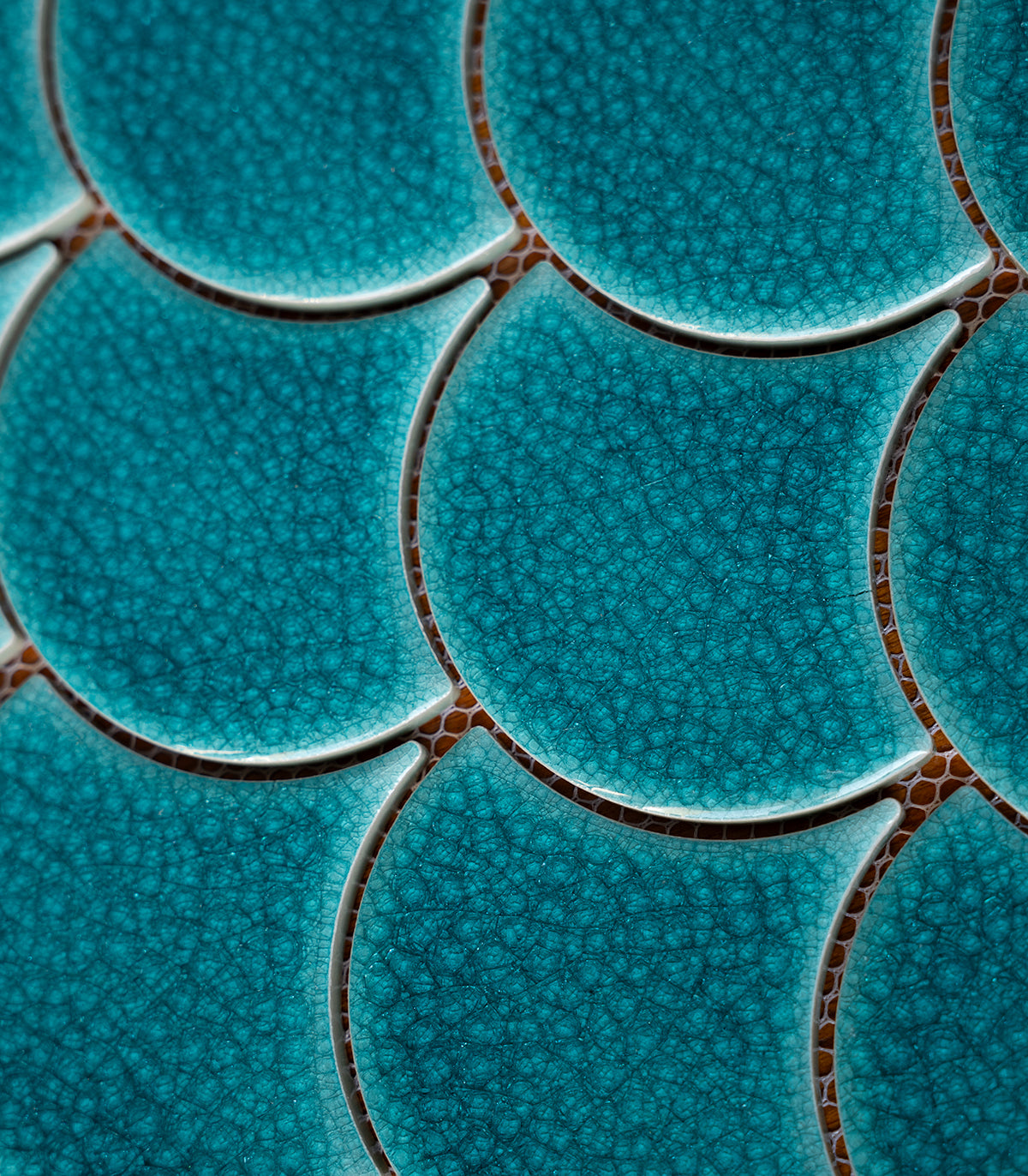 Mosaico fish scale azul profundo