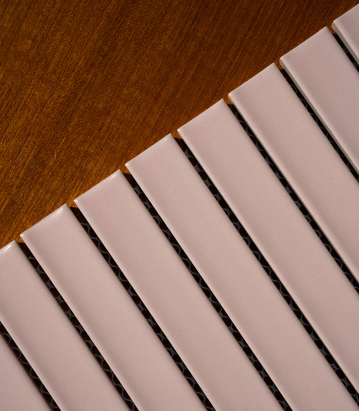 Mosaico piano rosa mate