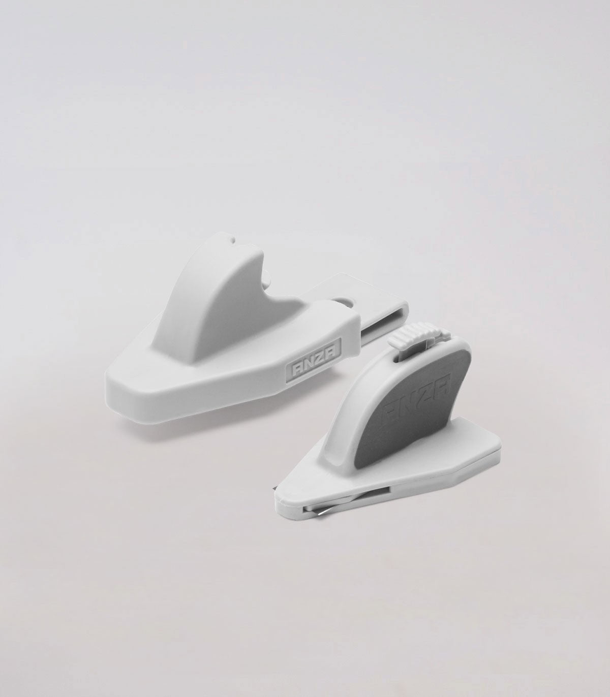 Cuchillo para empapelar con funda