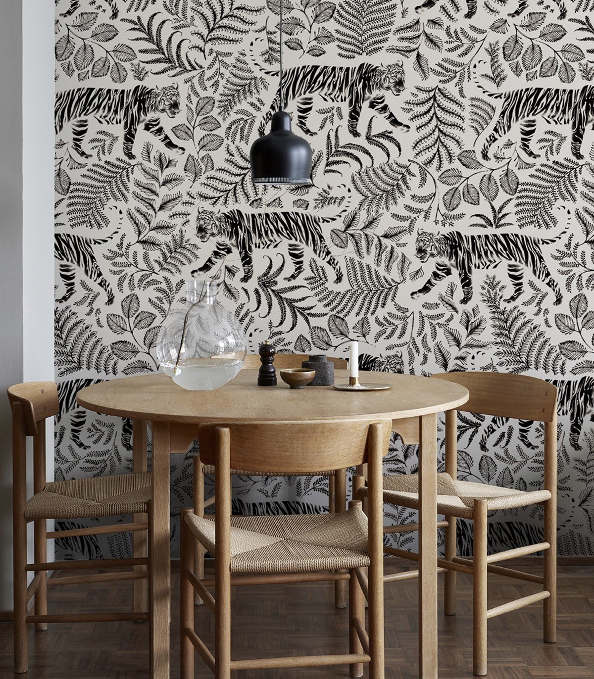 Tapeta Camouflaged Tiger White - Wallcolors®