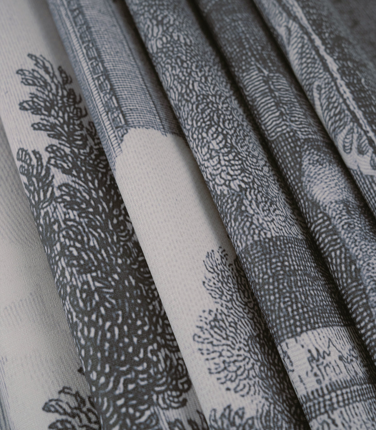 Papel pintado Ancient Riverside Grove Blue