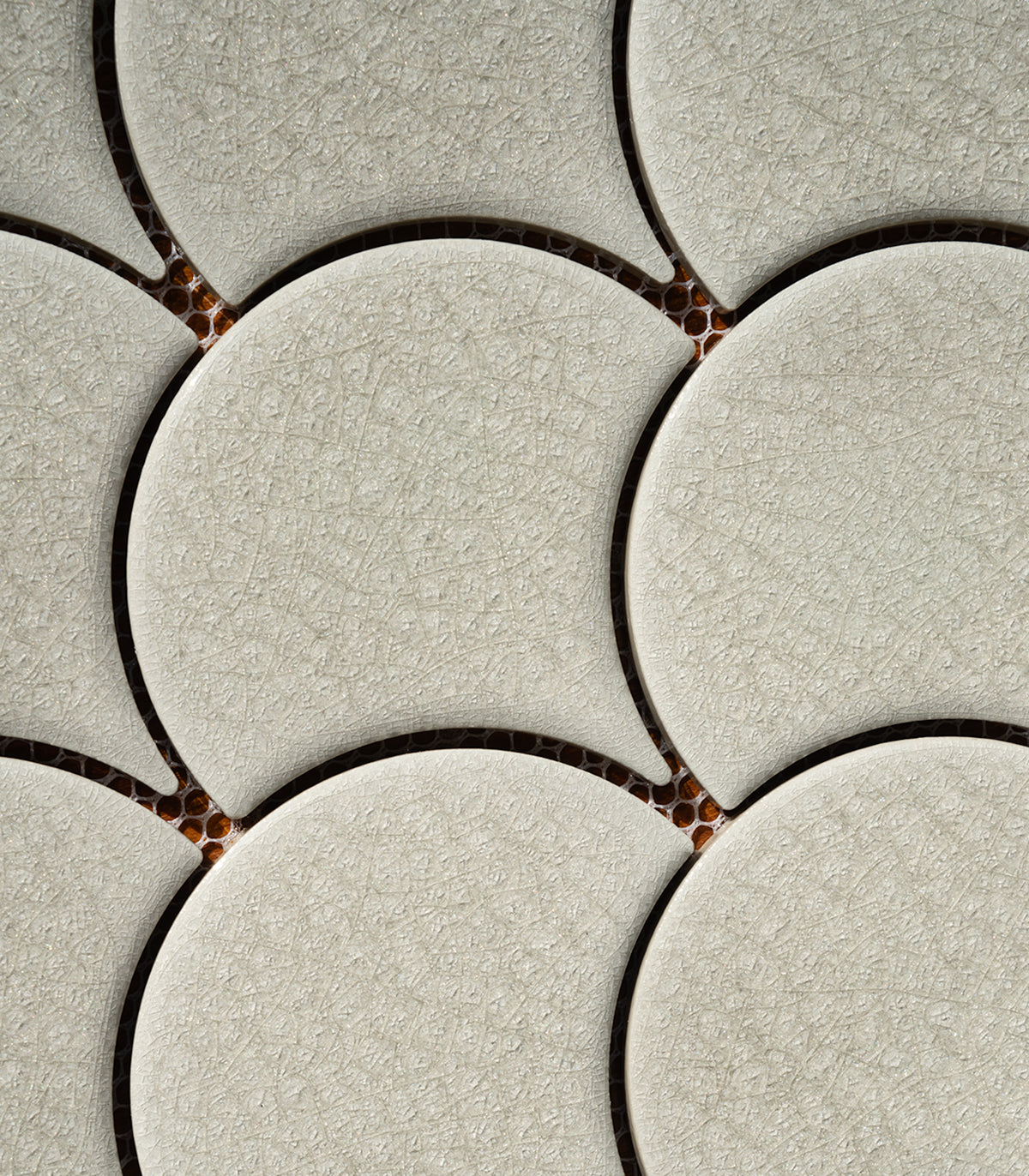 Mosaico fish scale blanco crema