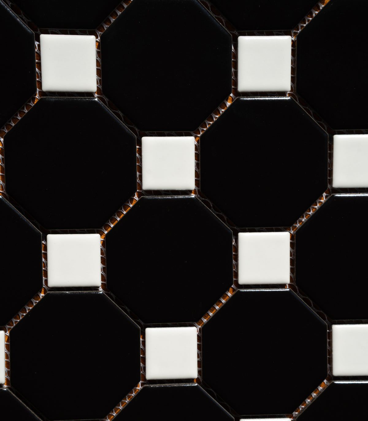 Mosaico octagonal negro clásico mate