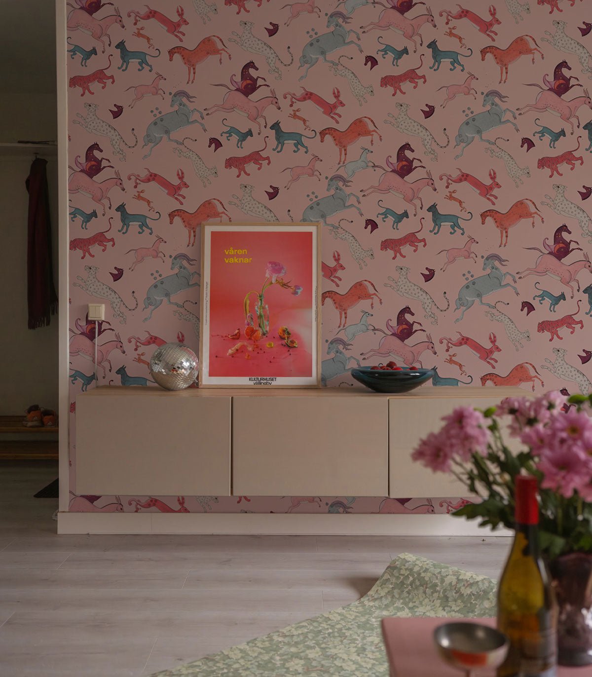 Tapeta Oriental Animals Light Pink - Wallcolors®