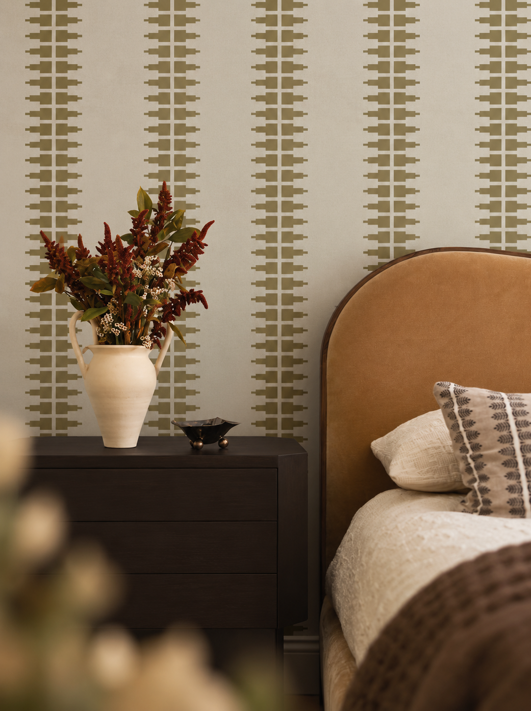 Papel pintado Ornament Line Clay Golden Olive