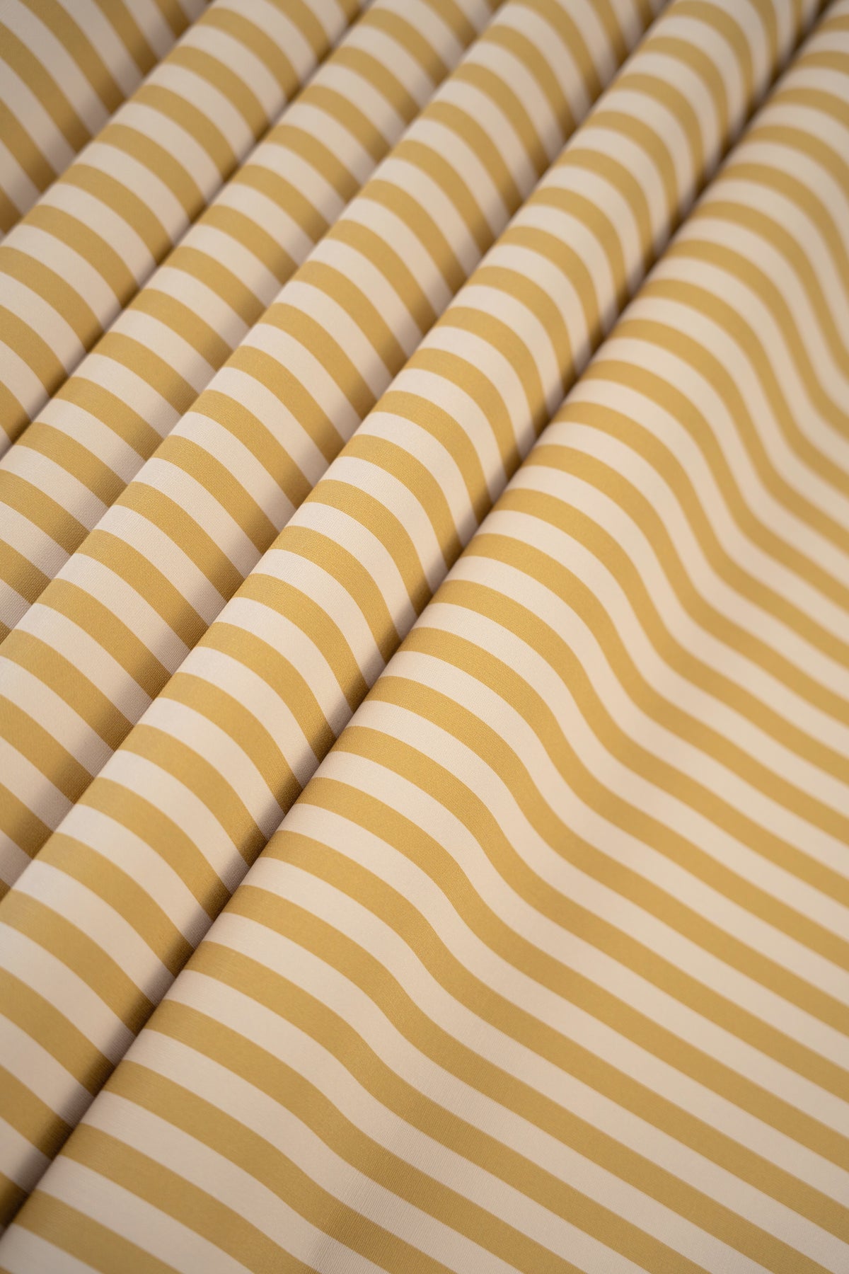 Papel pintado Stripe Meadow Mustard