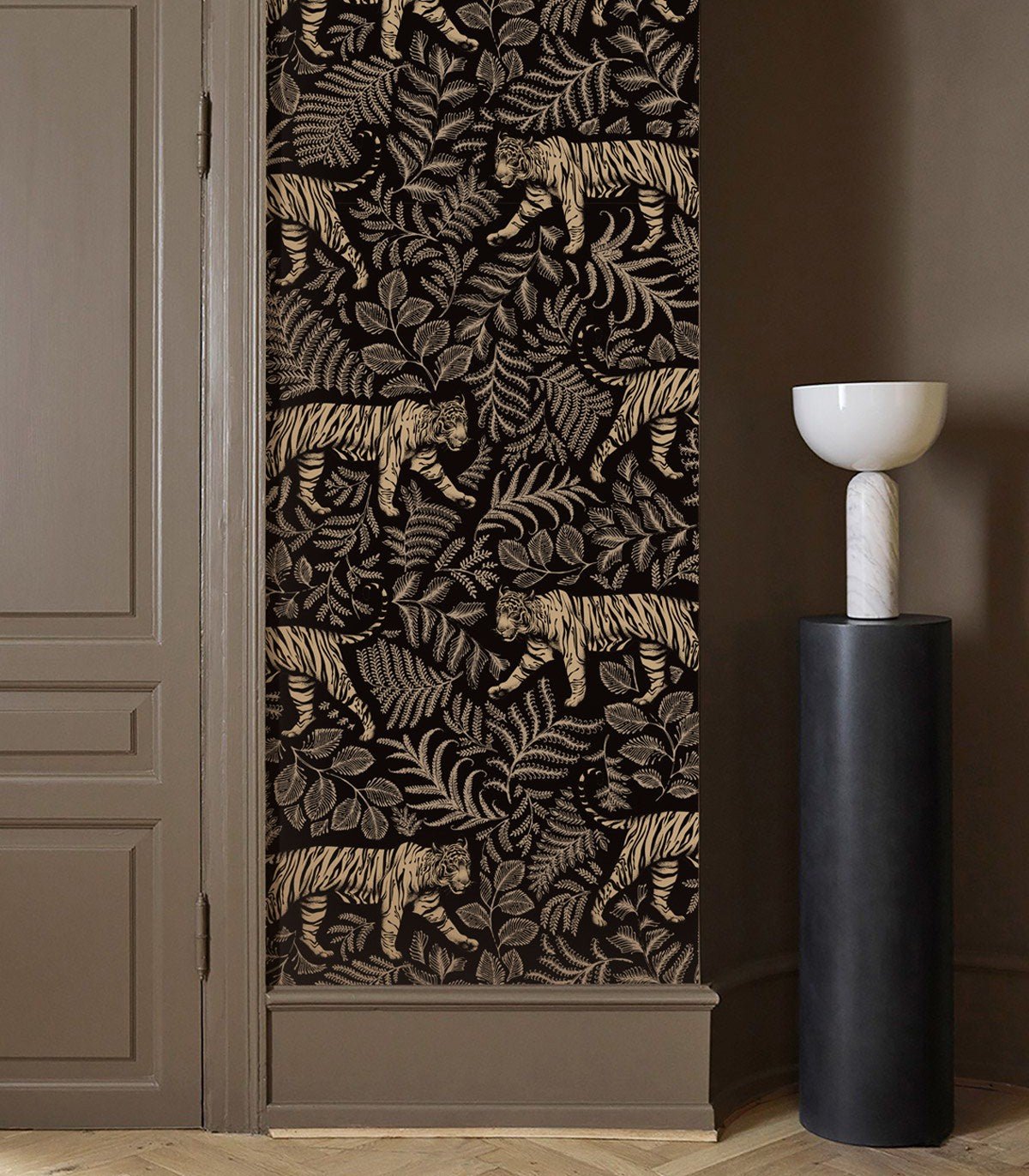 Tapeta Camouflaged Tiger - Wallcolors®